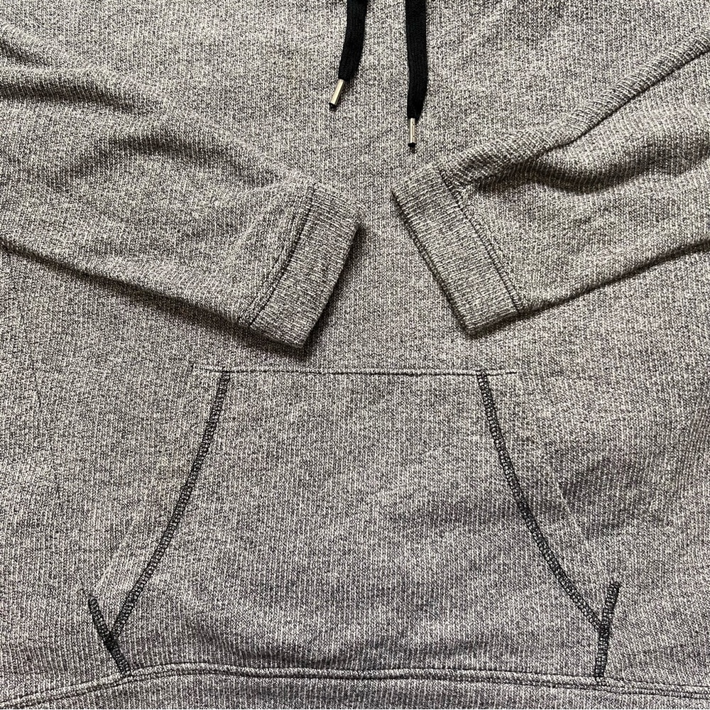 Old Navy Women’s Fleece Hoodie - Picture 4 of 4